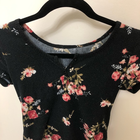 Black H&M T-shirt - Picture 1 of 2